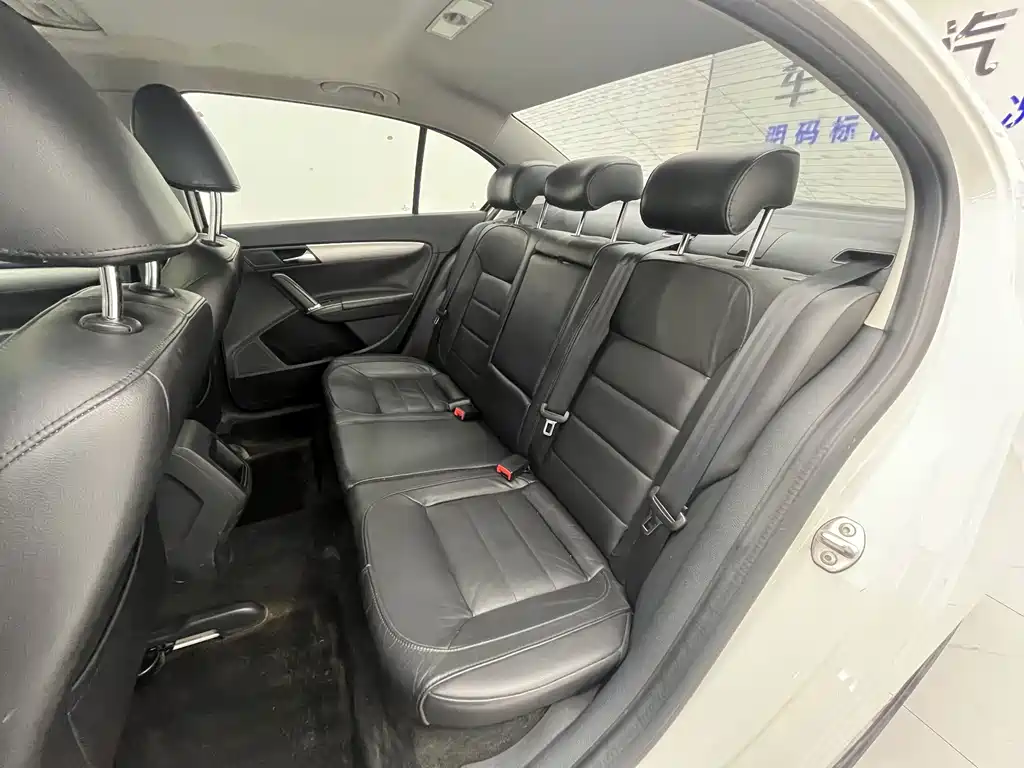 Volkswagen Lavida — миниатюра 8