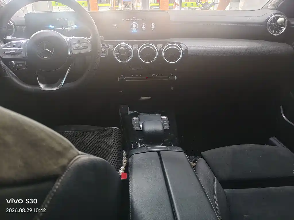 Mercedes-Benz A-Class — миниатюра 8