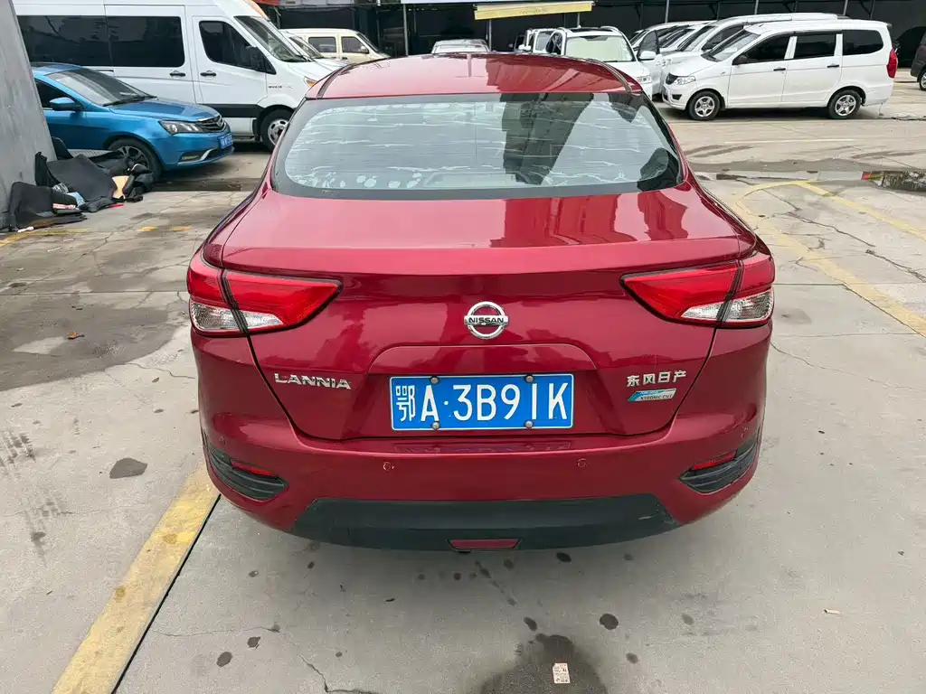 Nissan Bluebird — миниатюра 8