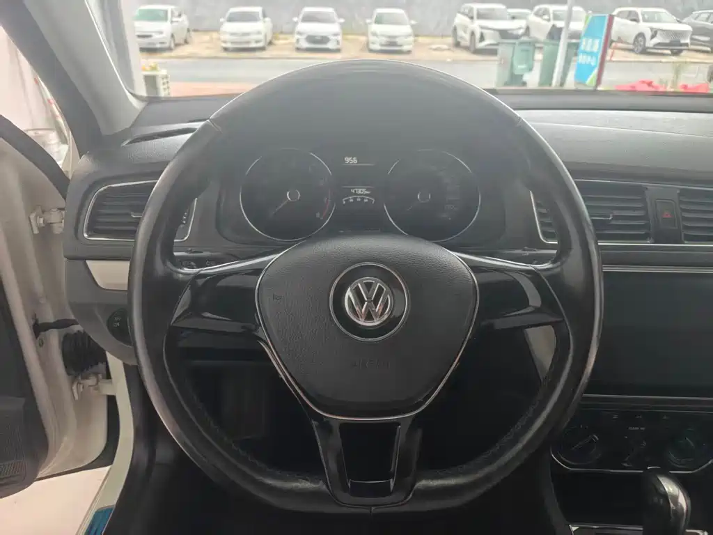 Volkswagen Lavida — миниатюра 7