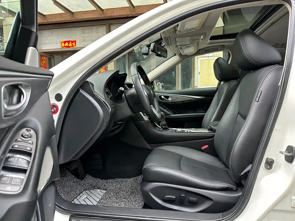 Infiniti Q50L 2018 2.0T V