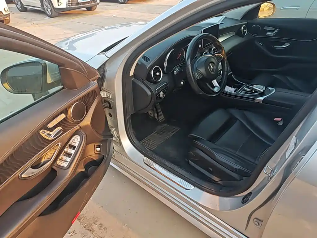 Mercedes-Benz C-Class — миниатюра 16