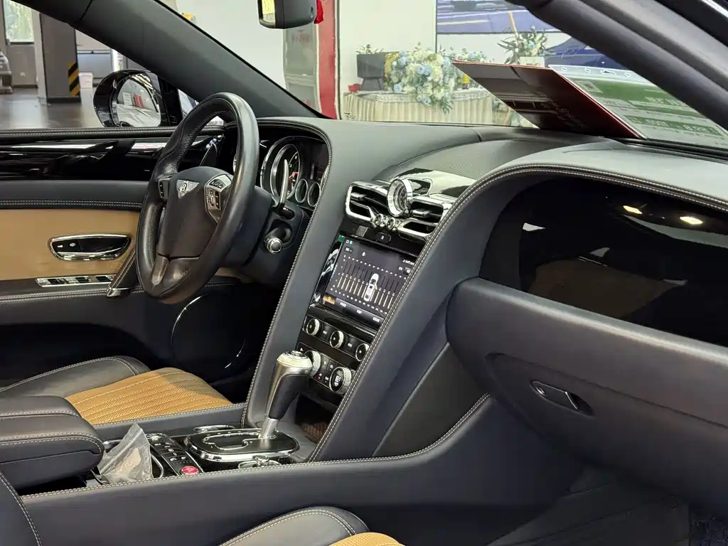 Bentley Flying Spur — миниатюра 9