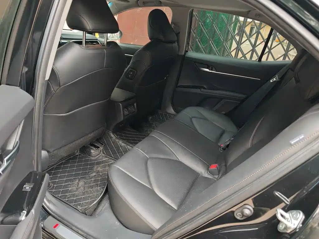 Toyota Camry — миниатюра 13