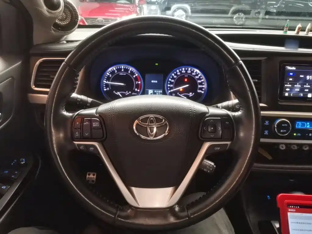 Toyota Highlander — миниатюра 11