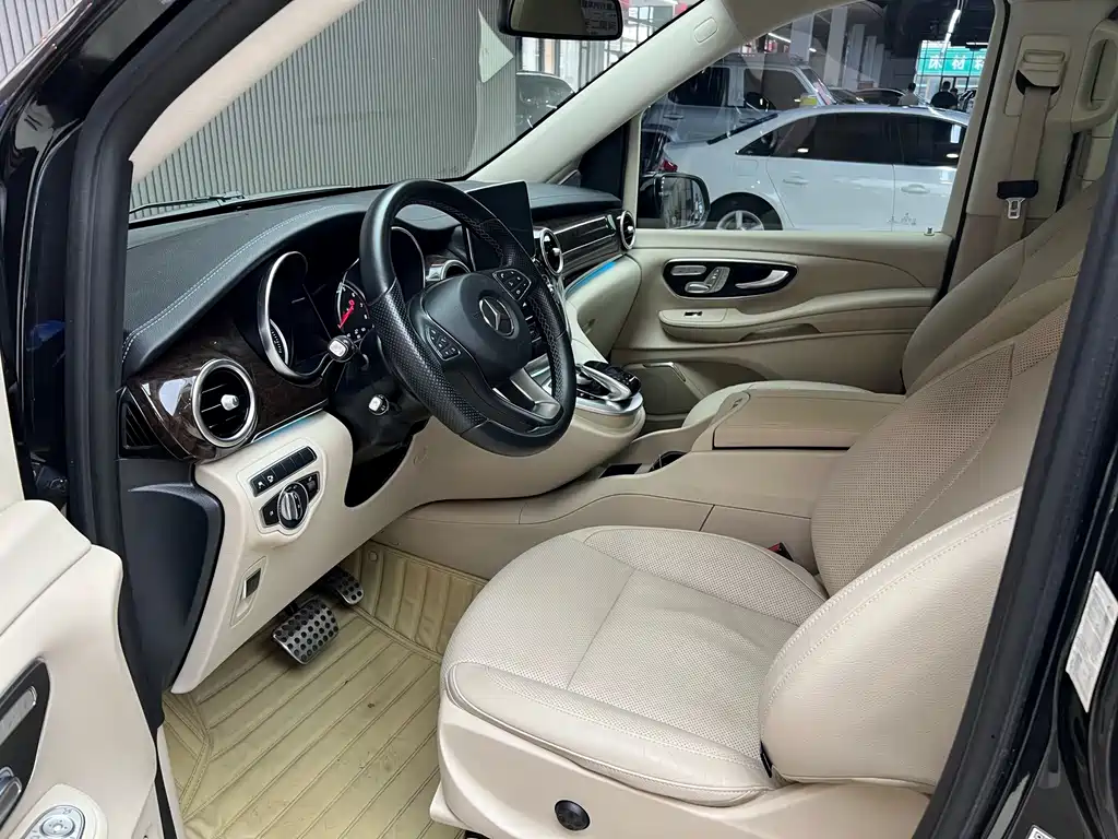 Mercedes-Benz V-Class — миниатюра 10