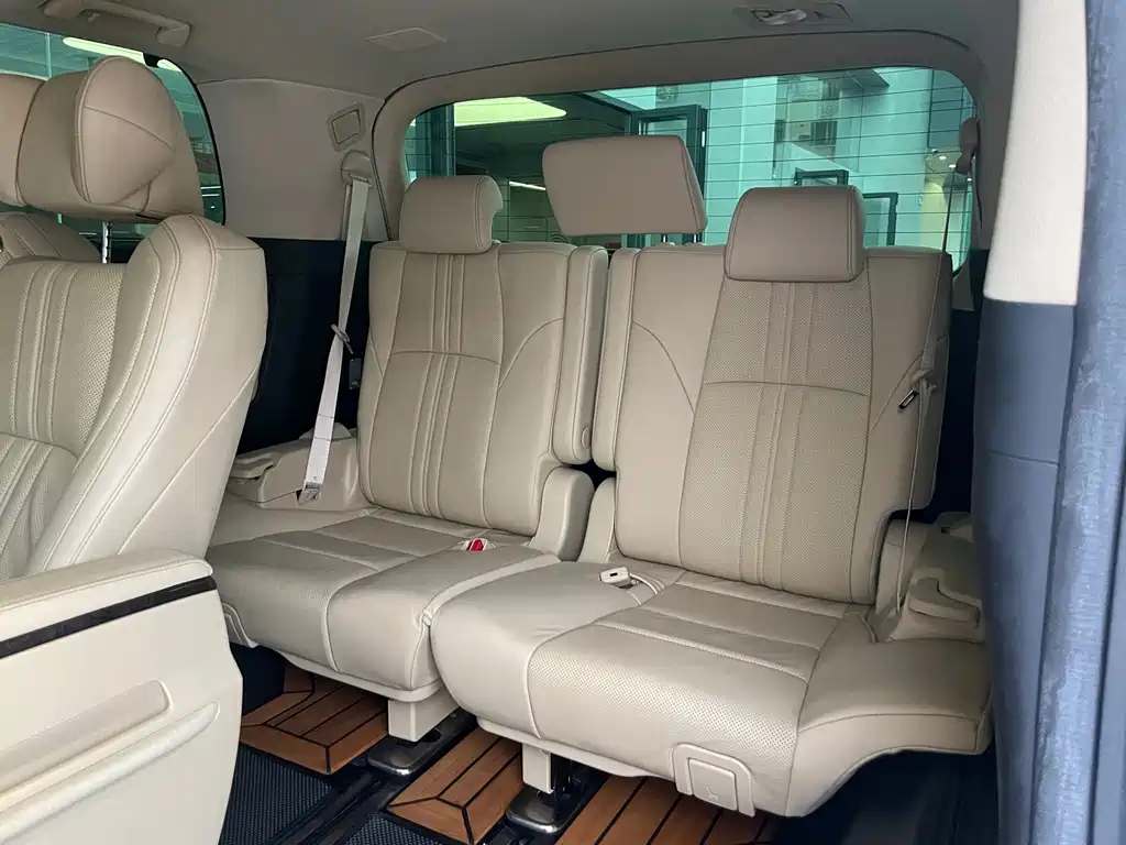 Toyota Vellfire — миниатюра 14