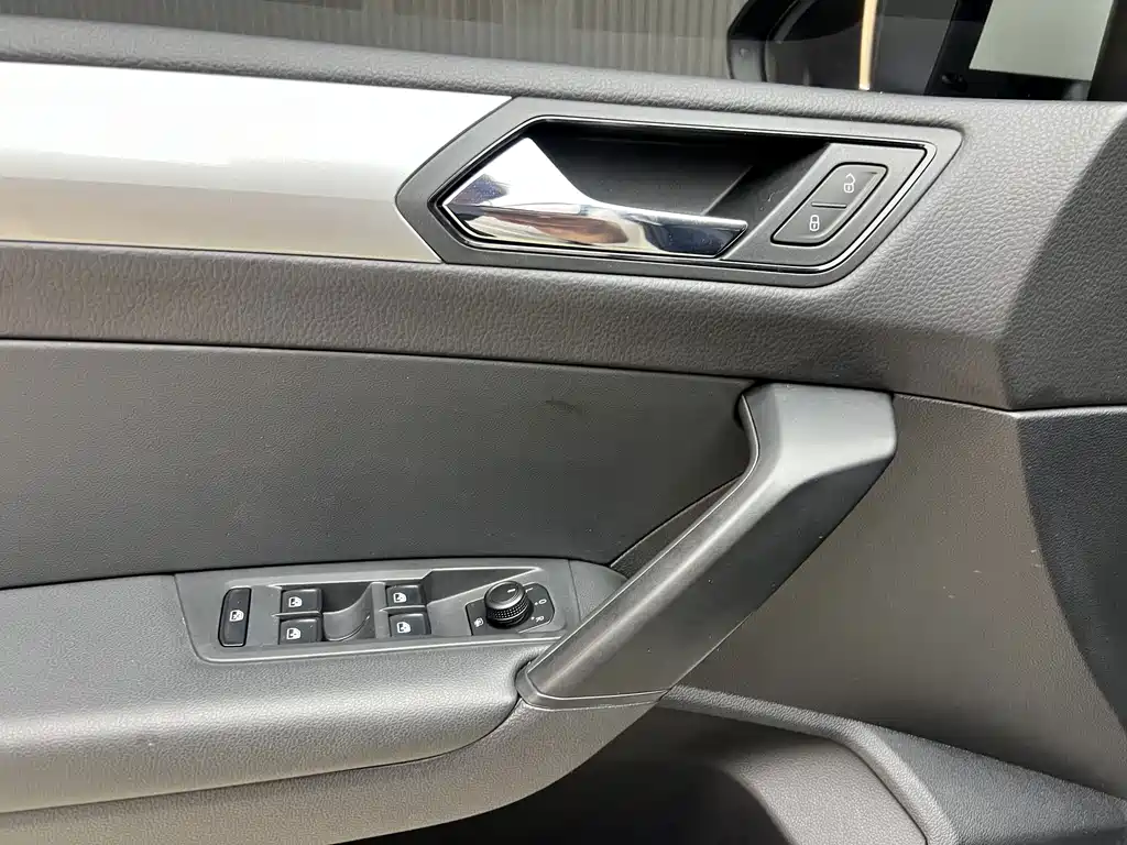 Volkswagen Touran — миниатюра 10