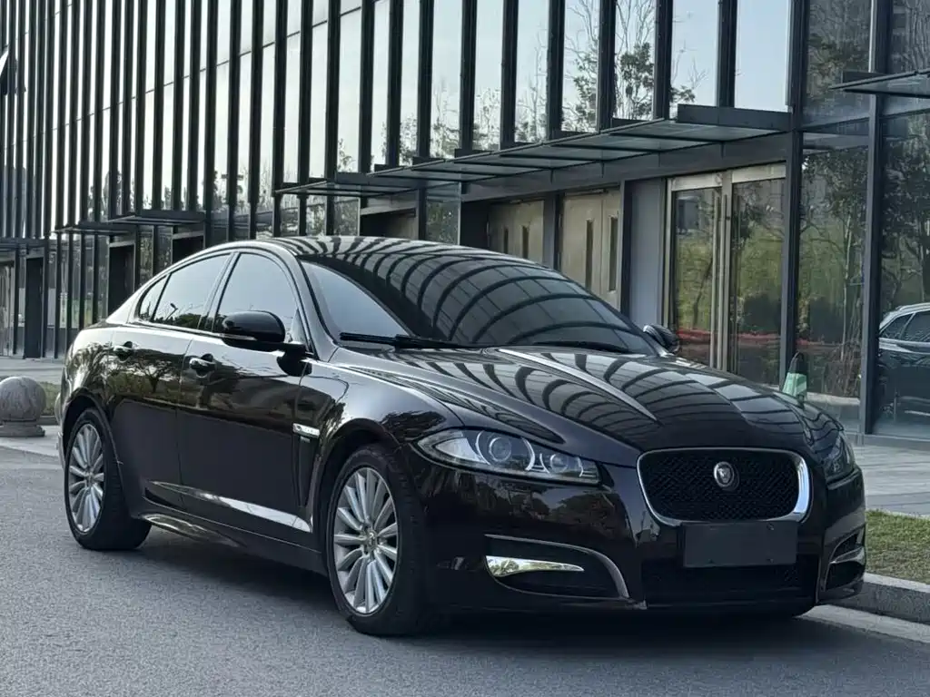 Jaguar XF — миниатюра 3