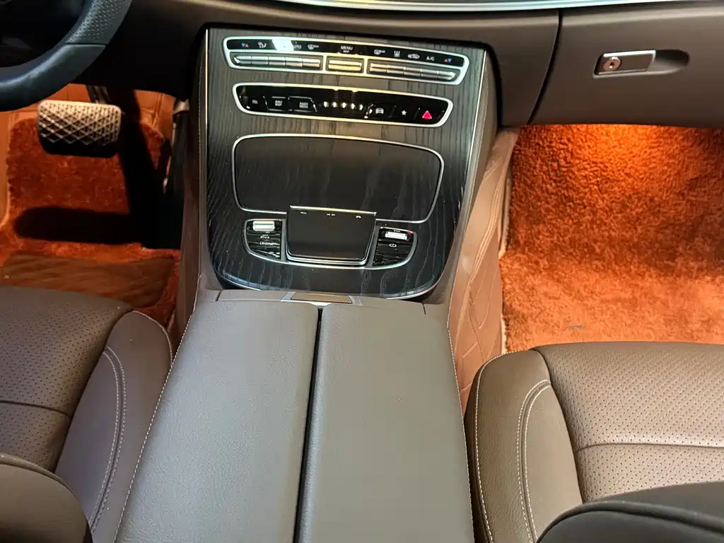 Mercedes-Benz E-Class New Energy — миниатюра 11