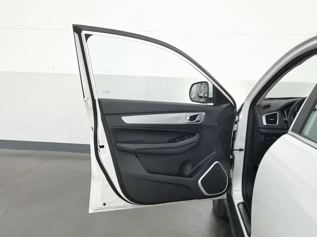 Geely Vision X6 — миниатюра 8
