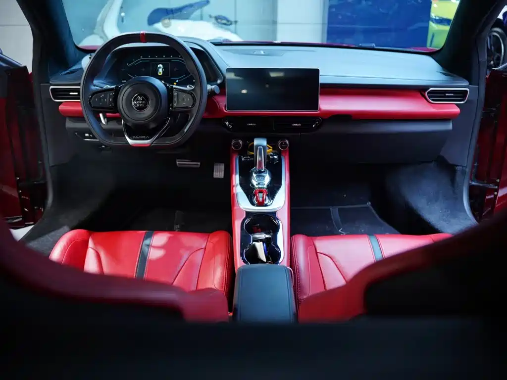 Lotus Emira — миниатюра 32