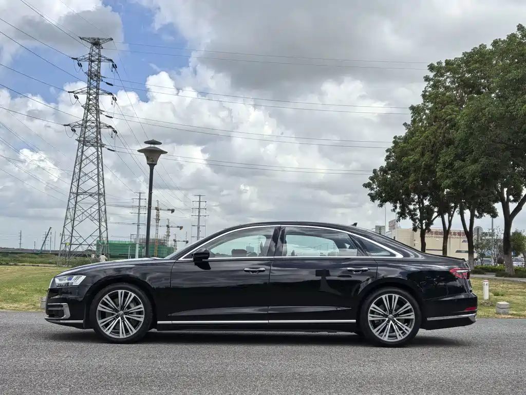 Audi A8 — миниатюра 6