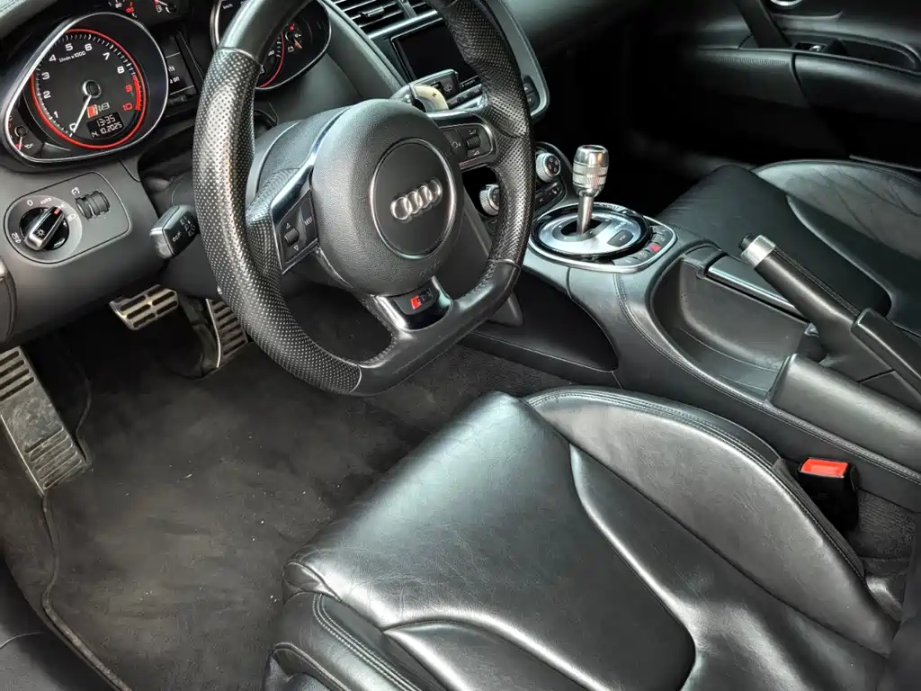 Audi R8 — миниатюра 4
