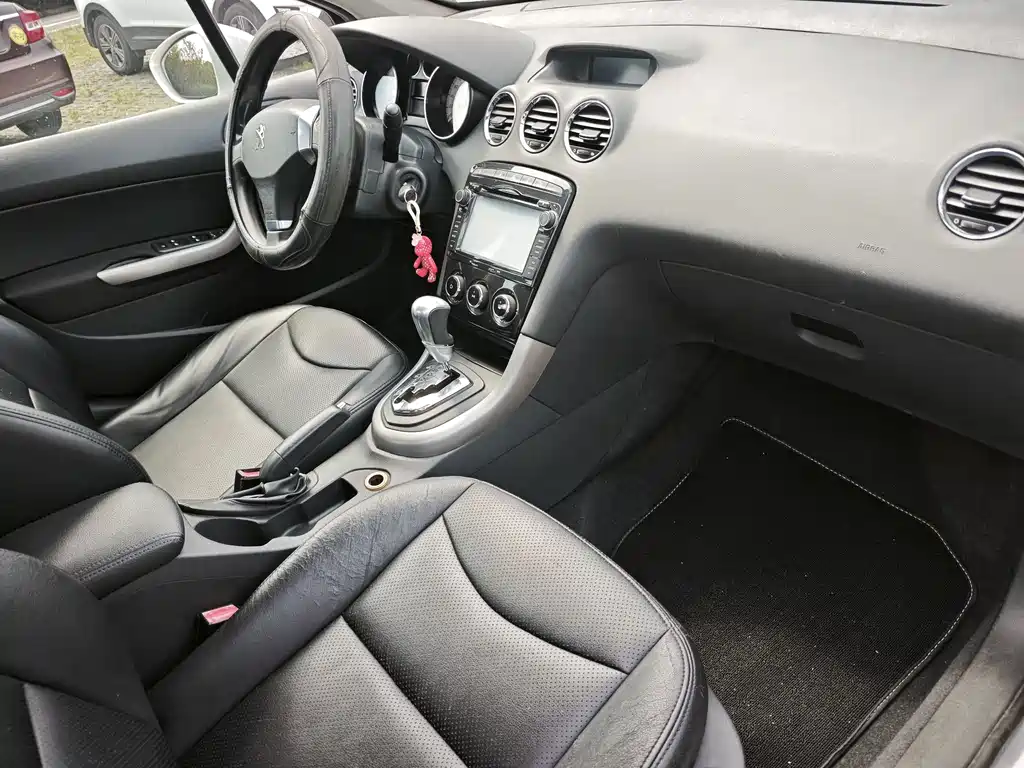 Peugeot 408 — миниатюра 9