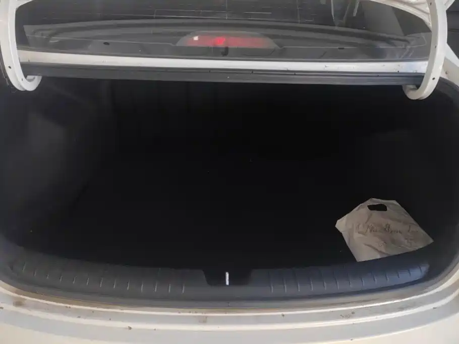 Hyundai Elantra — миниатюра 4
