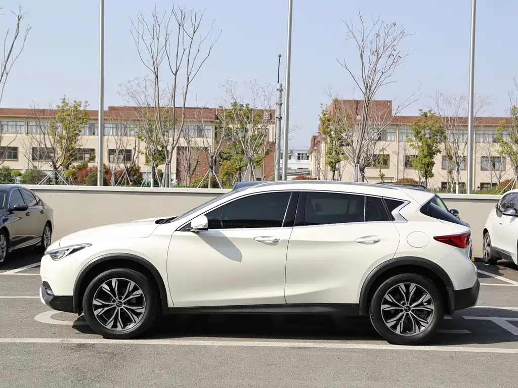 Infiniti QX30 — миниатюра 18