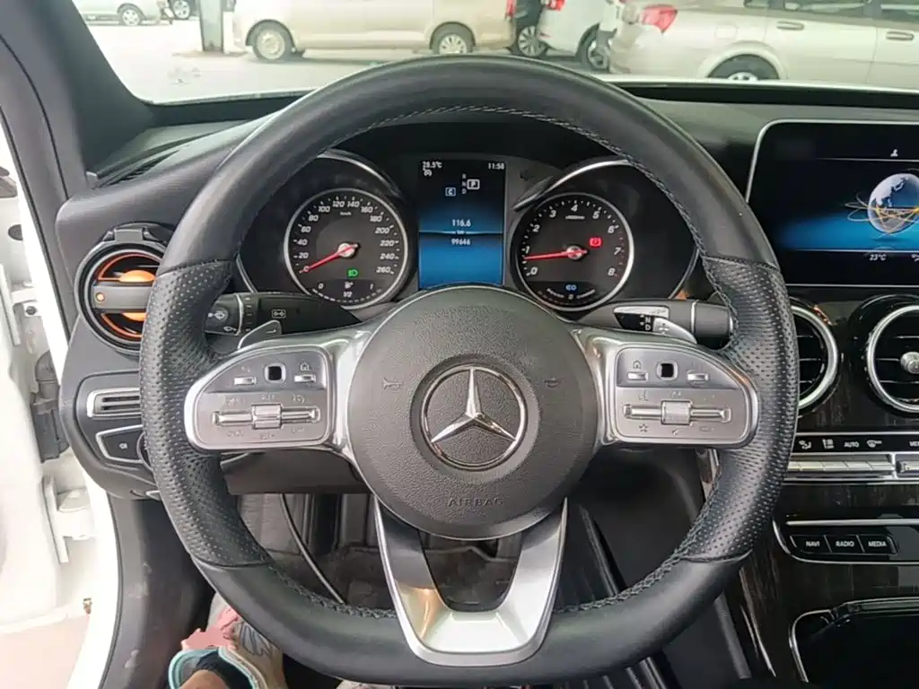Mercedes-Benz C-Class — миниатюра 11