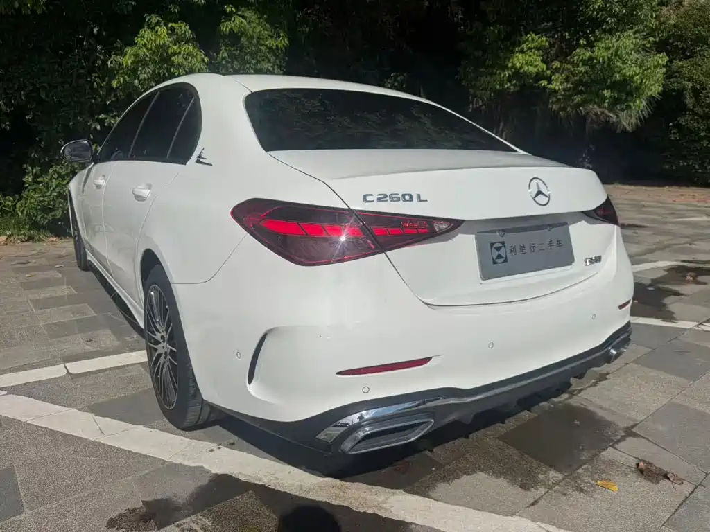 Mercedes-Benz C-Class — миниатюра 11