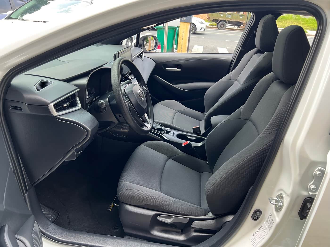 Toyota Levin 1.2 л 2023 г. Белый, пробег 42699 км