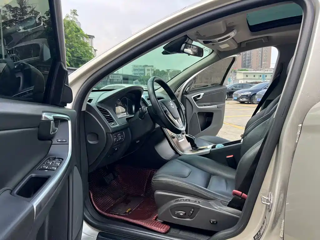Volvo XC60 — миниатюра 4