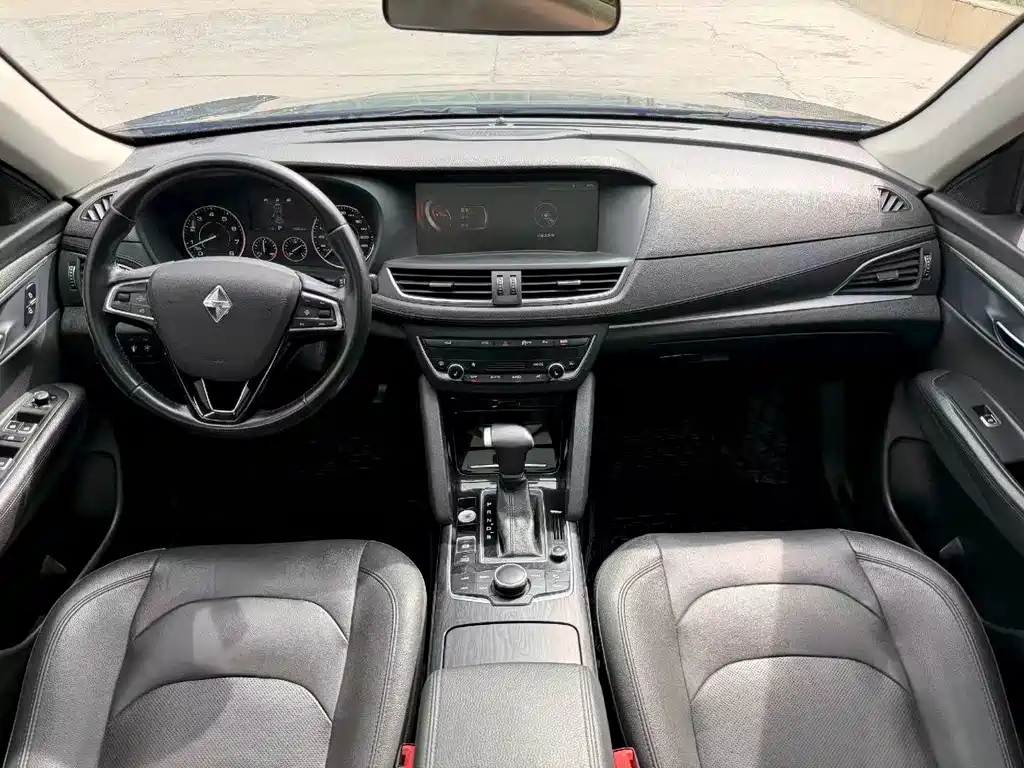 Borgward BX7 — миниатюра 5