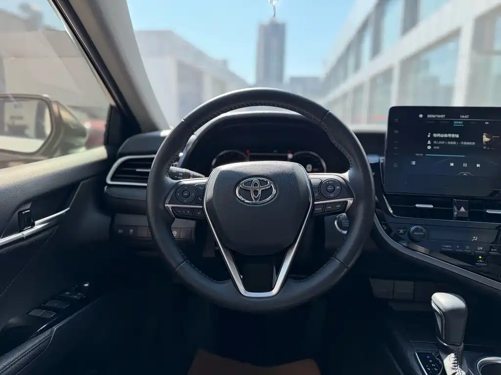 Toyota Camry — миниатюра 9