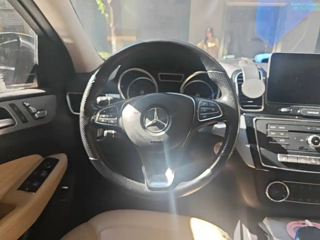 Mercedes-Benz GLE Coupe — миниатюра 11