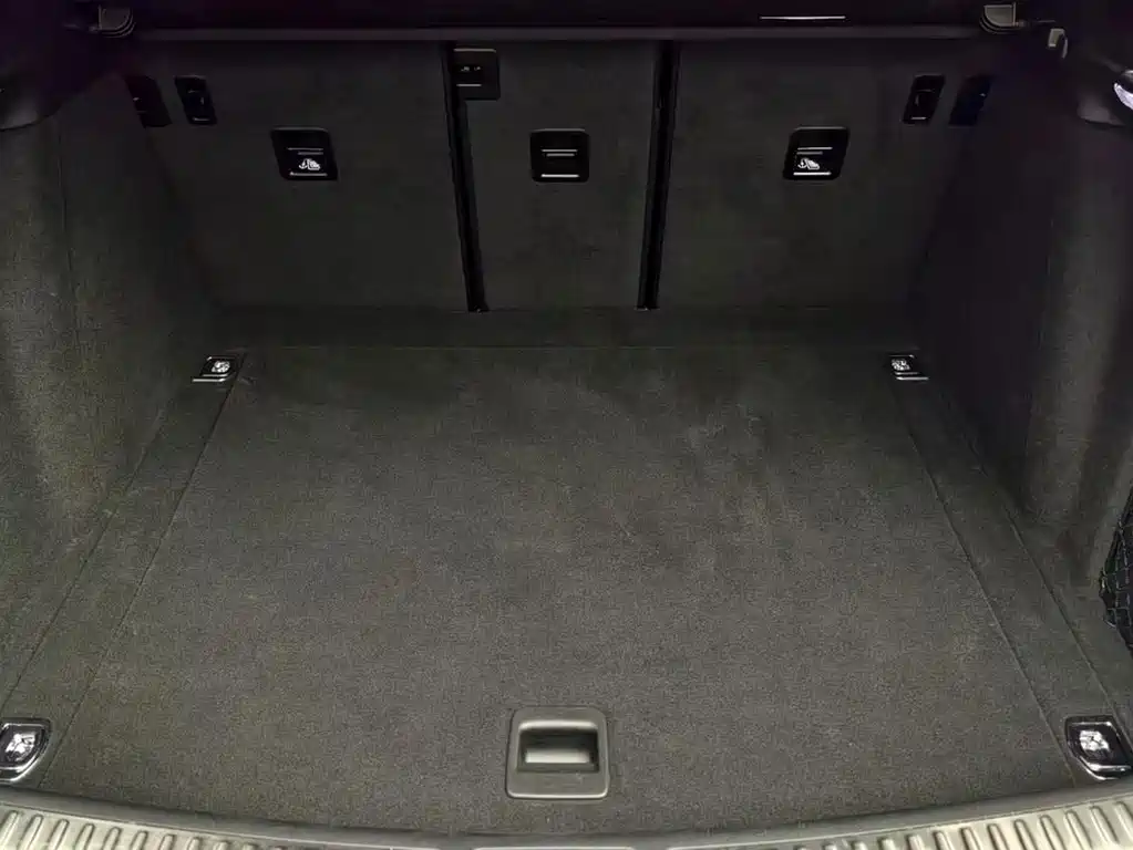 Porsche Macan — миниатюра 14