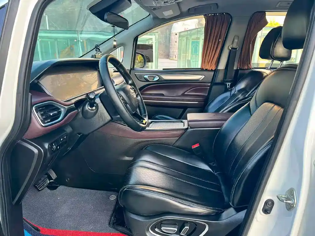 GAC Motor Trumpchi M6 — миниатюра 4