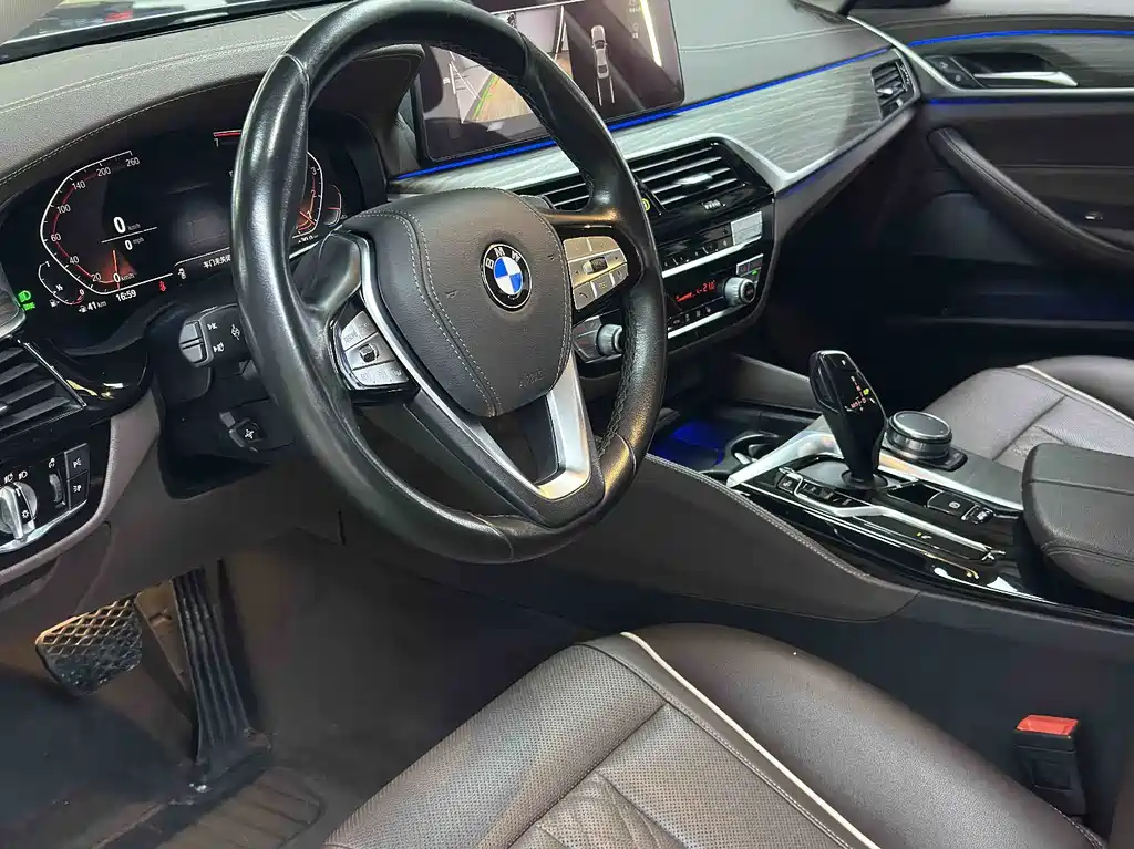 BMW 5 Series — миниатюра 4