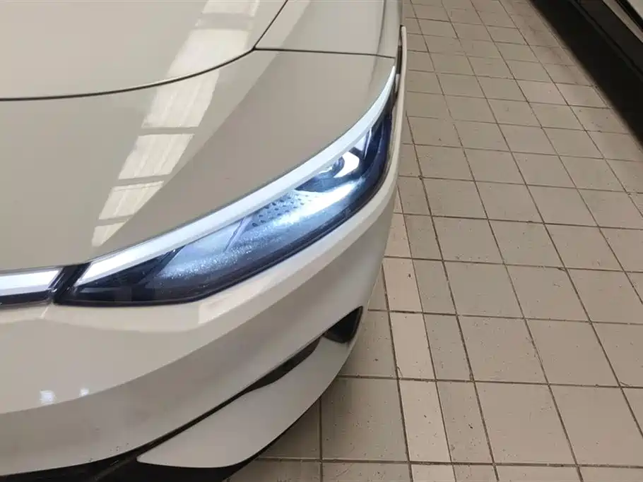 VOLKSWAGEN ID.7 VIZZION