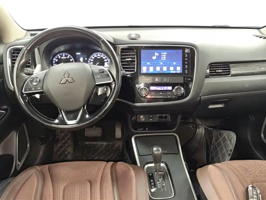 MITSUBISHI OUTLANDER