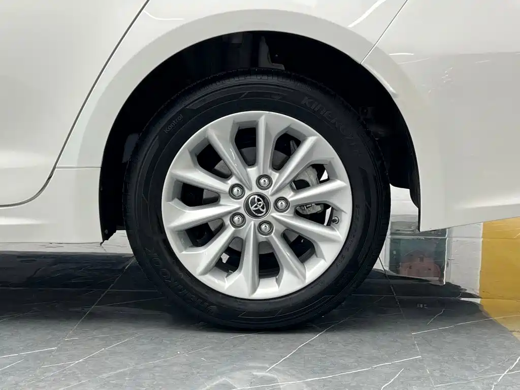 Toyota Corolla 2021 — фото 12