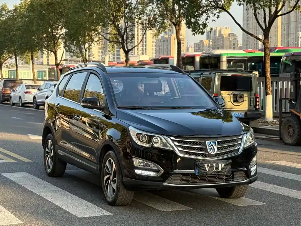 BAOJUN 560