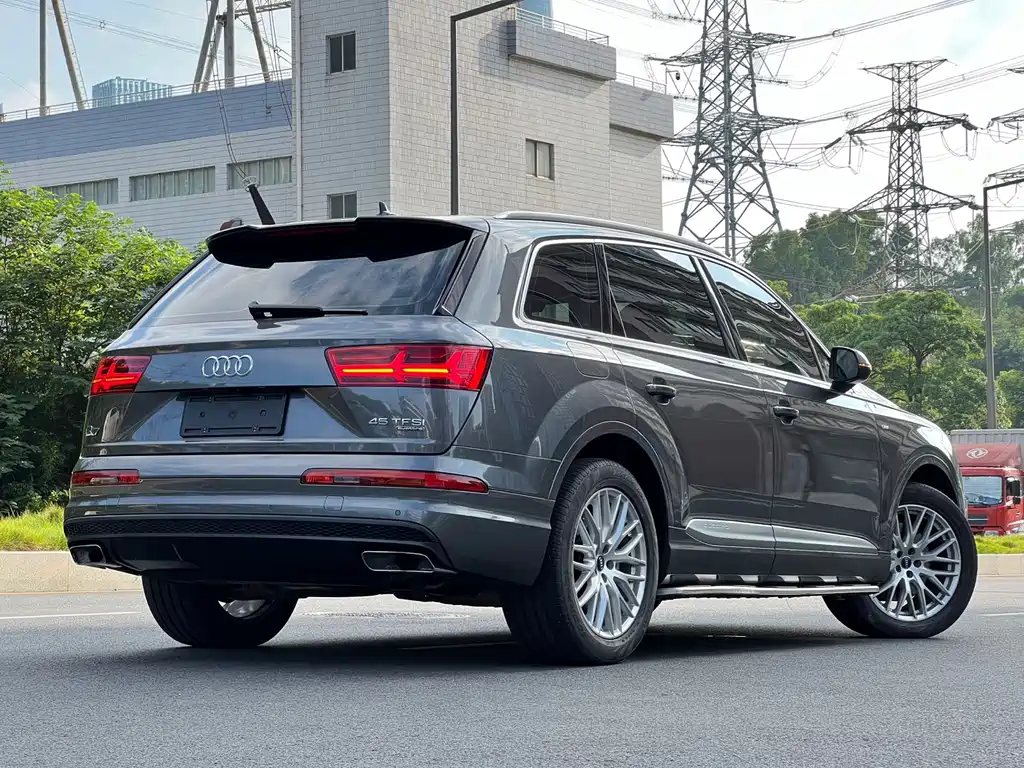 Audi Q7 — миниатюра 21