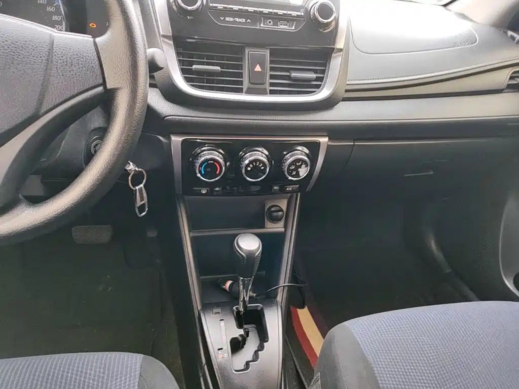 Toyota Yaris L — миниатюра 13