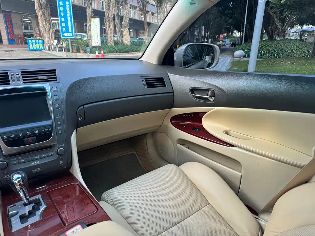 Lexus GS — миниатюра 11