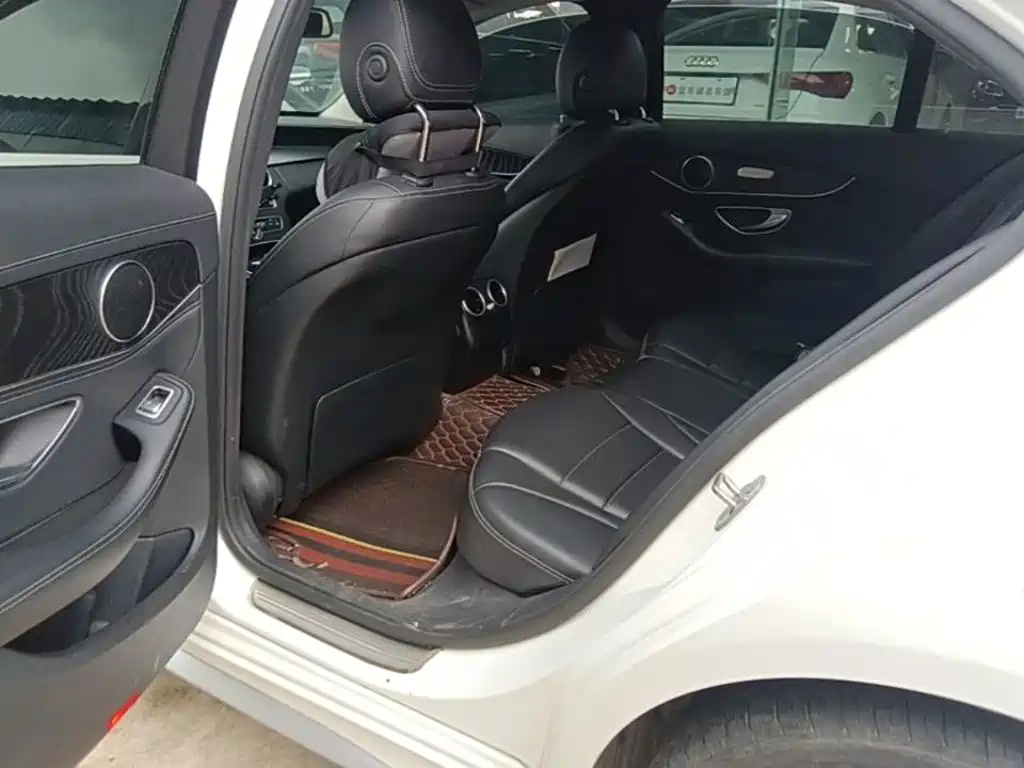 Mercedes-Benz C-Class — миниатюра 17