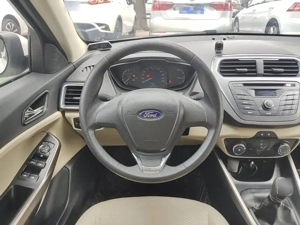 Ford Escort — миниатюра 11