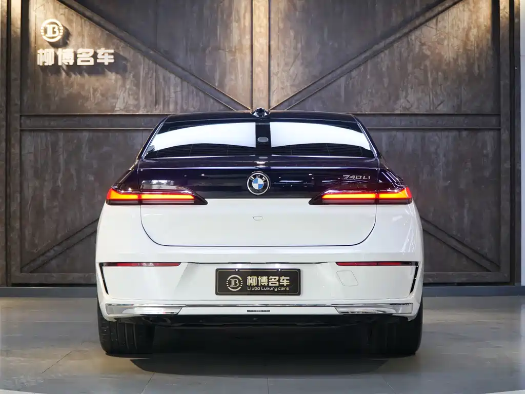 BMW 7 Series — миниатюра 3