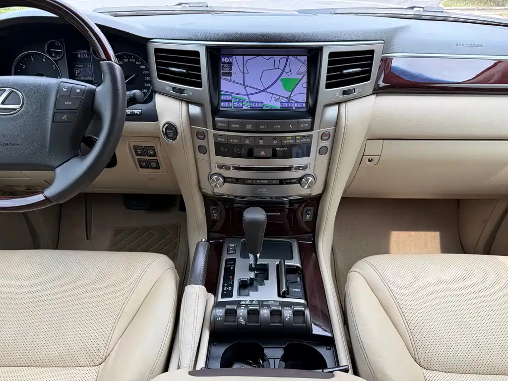 Lexus LX — миниатюра 6