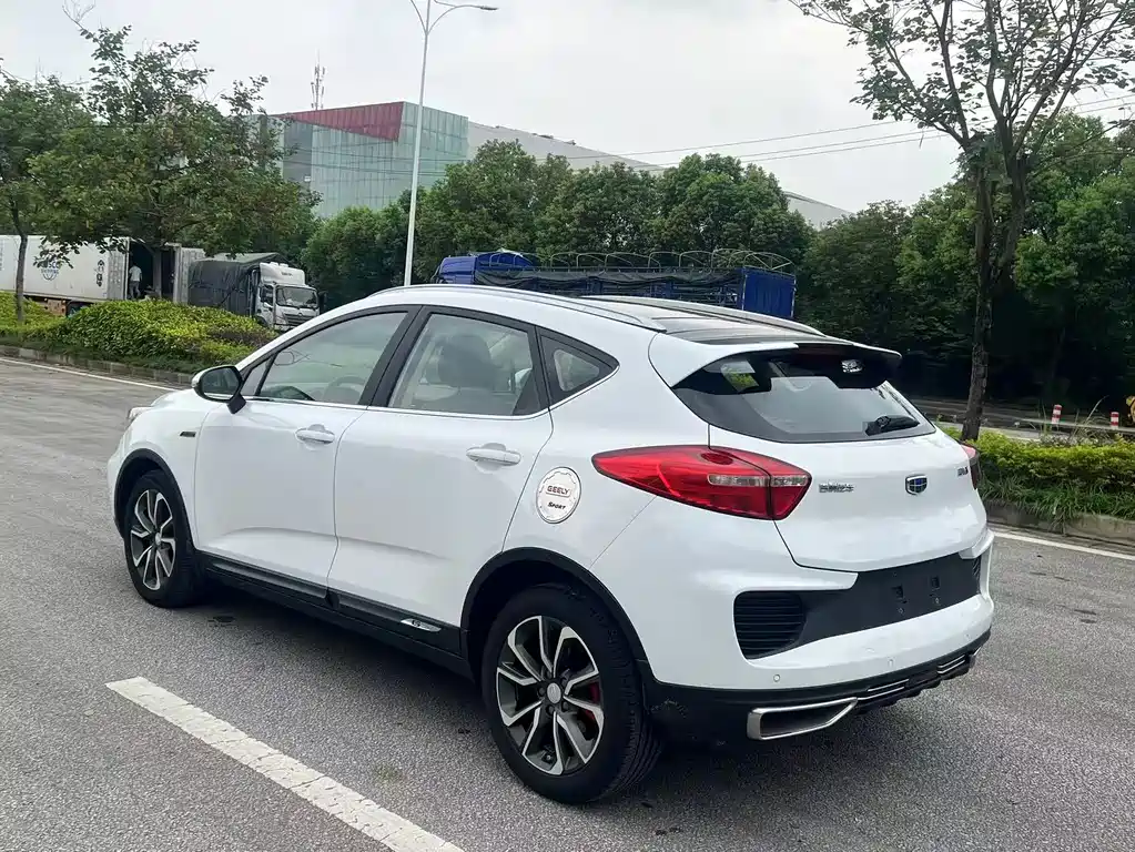 Geely Emgrand GS — миниатюра 5