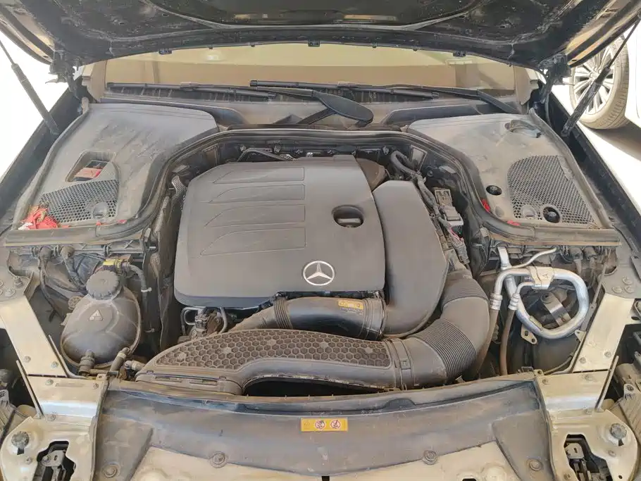 Mercedes-Benz E-Class — миниатюра 10