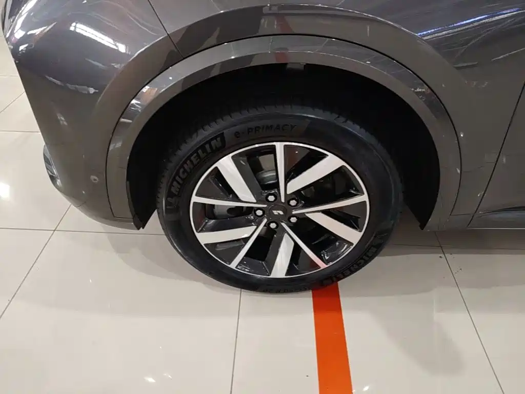 Li Auto Li L8 — миниатюра 23