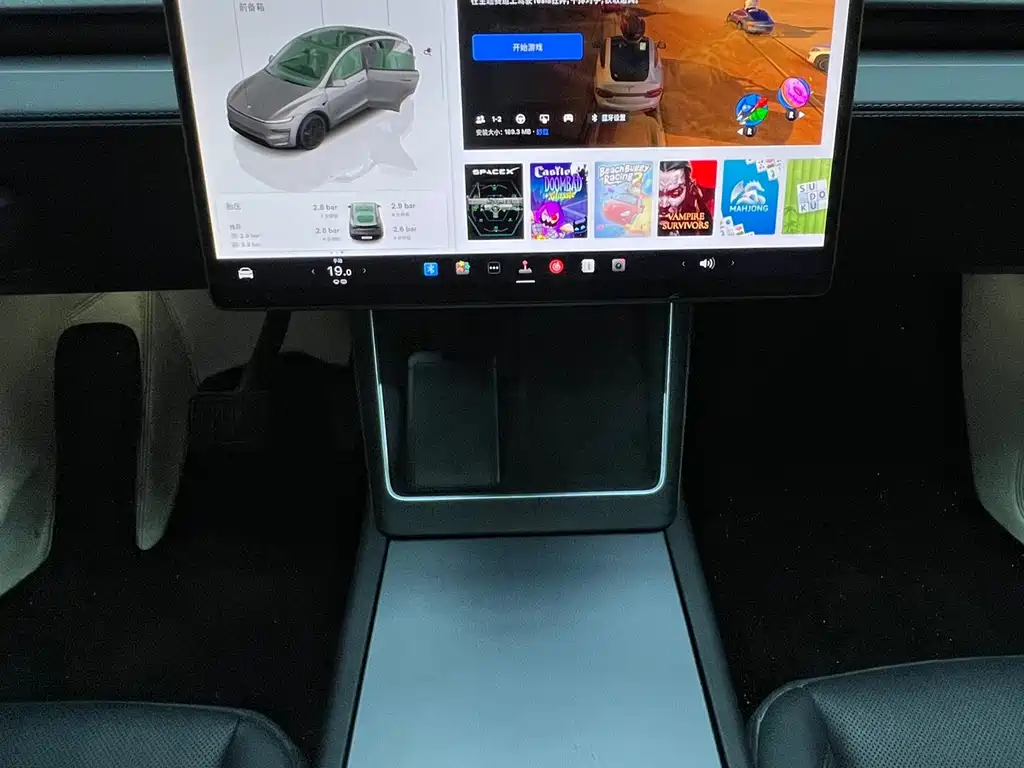 Tesla Model Y — миниатюра 15