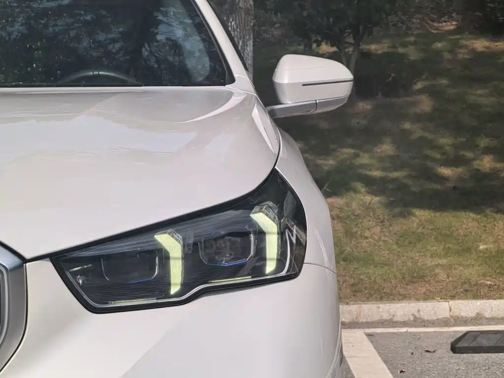 BMW 5 Series — миниатюра 4