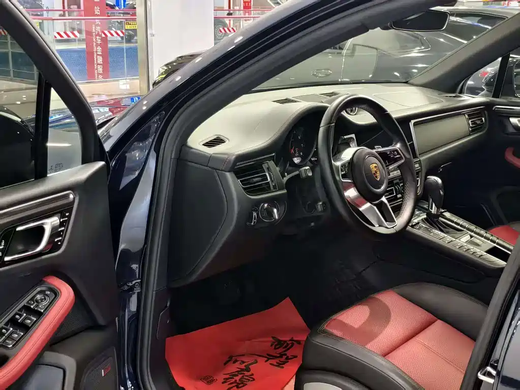 Porsche Macan — миниатюра 4