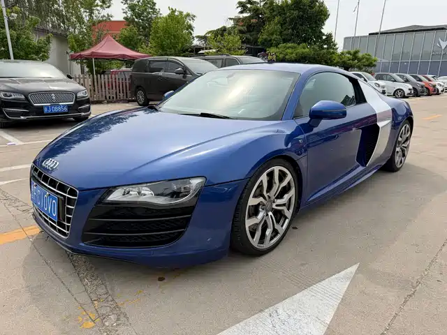 Audi R8