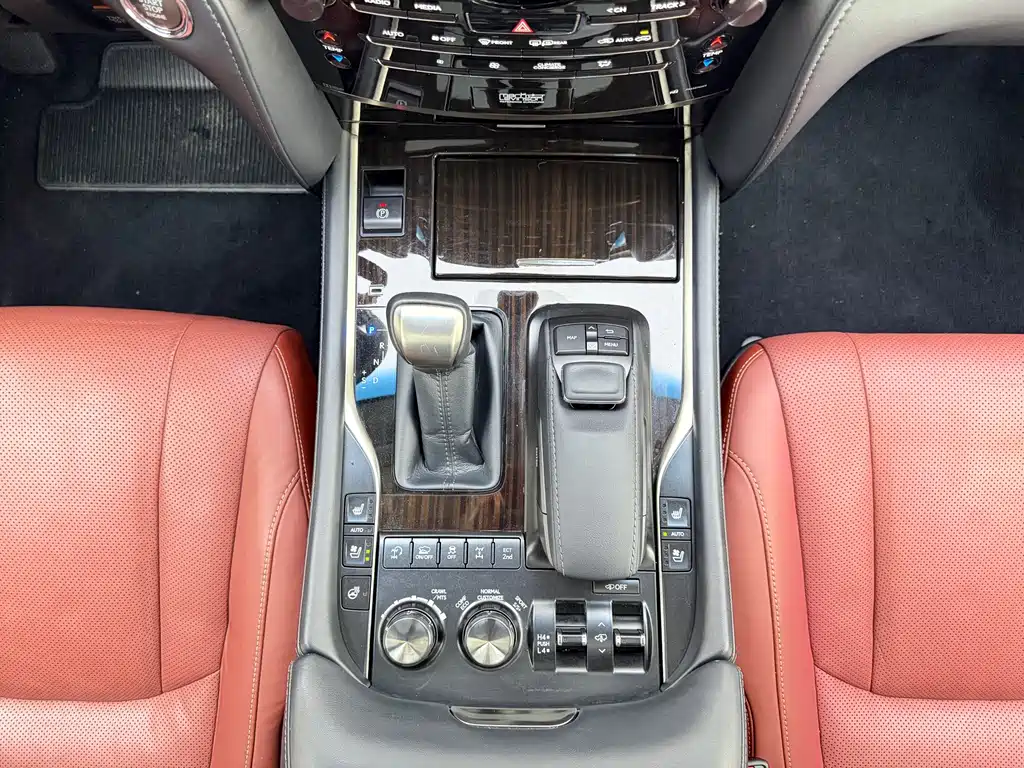 Lexus LX 2017 570 Luxury